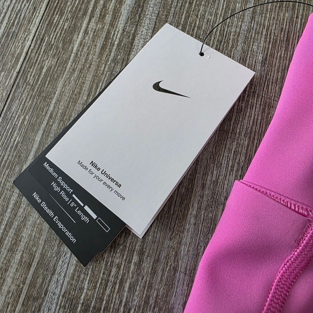 Nike Universa Women's High-Waisted 8" Biker Gym Shorts Seamless Front Pink M New - Picture 12 of 15
